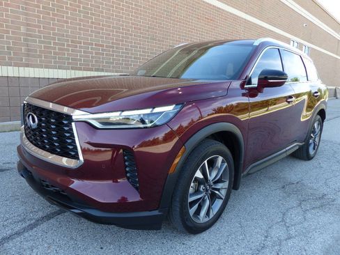 Used 2023 INFINITI QX60 Luxe w/ Performance Audio Package AWD/4WD image 5