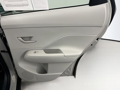 Used 2025 Hyundai Kona SEL image 30