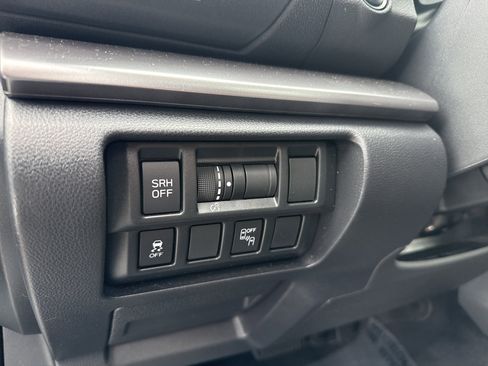 Used 2018 Subaru Crosstrek 2.0i Limited image 20