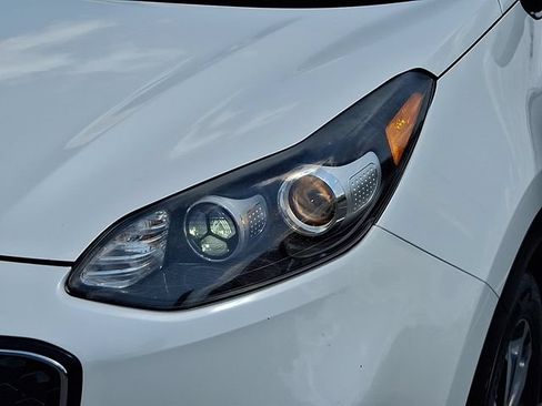 Used 2017 Kia Sportage EX w/ EX Premium Package FWD image 9