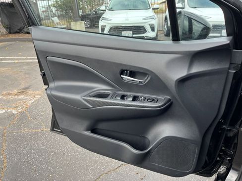 Used 2025 Nissan Versa SV image 18