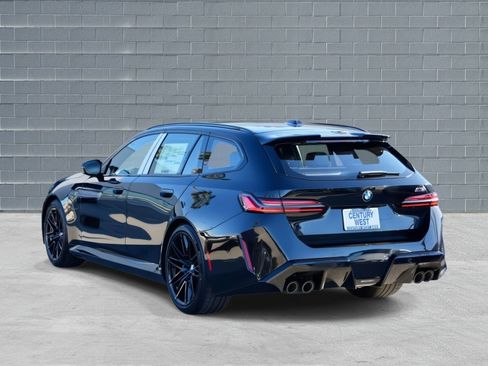 New 2026 BMW M5 Touring image 3