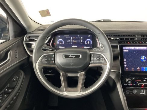 Used 2023 Jeep Grand Cherokee L Limited w/ Black Appearance Package AWD/4WD image 13
