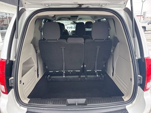 Used 2020 Dodge Grand Caravan SE FWD image 8