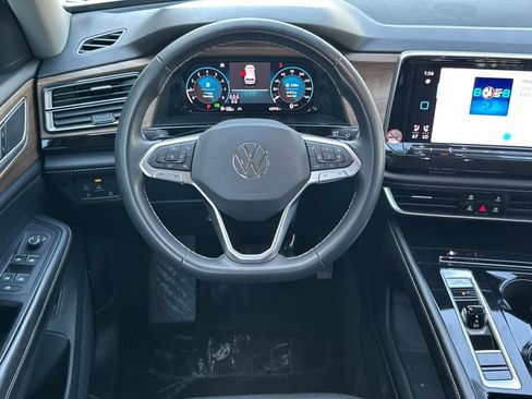 Certified 2024 Volkswagen Atlas SE image 14