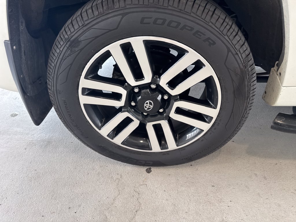 Used 2022 Toyota 4Runner Limited AWD/4WD image 8