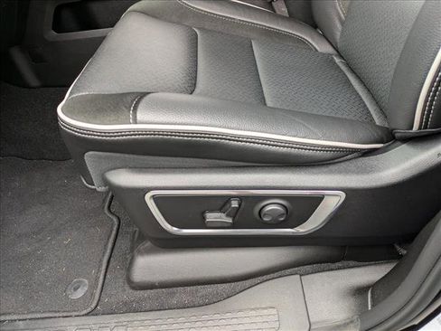 New 2025 RAM 1500 Laramie image 4