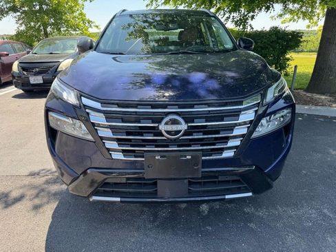 Used 2024 Nissan Rogue Platinum AWD/4WD image 2