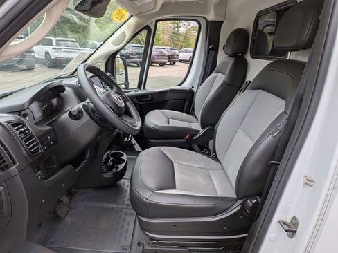 Used 2025 RAM ProMaster 2500 w/ Convenience Group FWD image 14