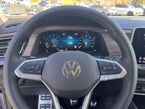 New 2026 Volkswagen Atlas SEL Premium R-Line image 9