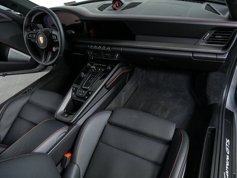 Certified 2025 Porsche 911 Carrera GTS image 21