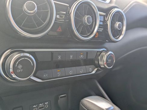 Used 2025 Nissan Sentra SV w/ Trunk Package FWD image 18