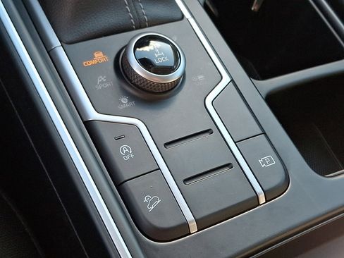 Used 2023 Kia Sorento LX image 24