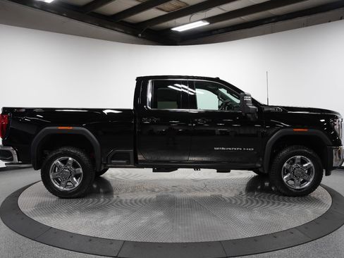 New 2025 GMC Sierra 2500 SLE w/ SLE Value Package; image 9