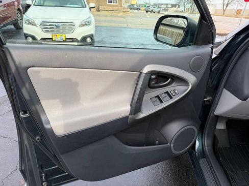 Used 2011 Toyota RAV4 4WD image 11