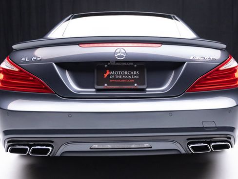 Used 2015 Mercedes-Benz SL 63 AMG w/ Driver Assistance Package image 41