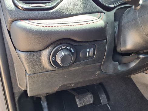 Used 2025 Dodge Durango GT RWD image 19
