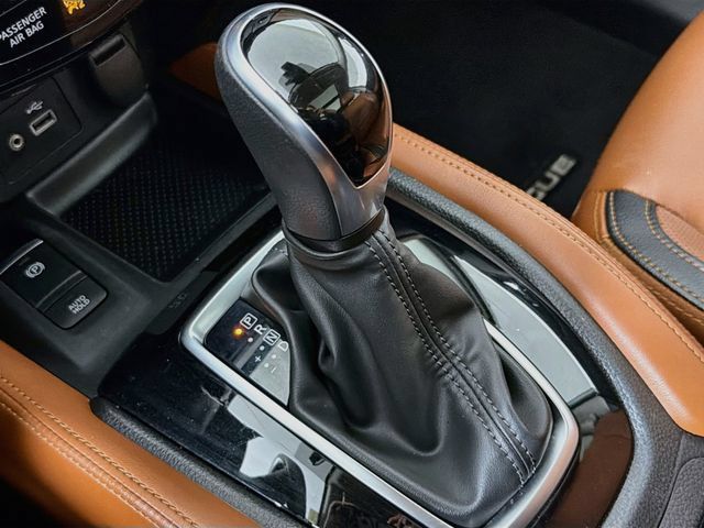 Certified 2019 Nissan Rogue SL w/ Premium Package AWD/4WD image 24