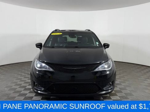 Used 2019 Chrysler Pacifica Touring-L Plus w/ Advanced Safetytec Group FWD image 2