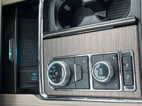 Used 2024 Ford Expedition Max Limited image 34