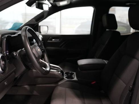 Used 2023 Chevrolet Colorado LT w/ LT Convenience Package II AWD/4WD image 13