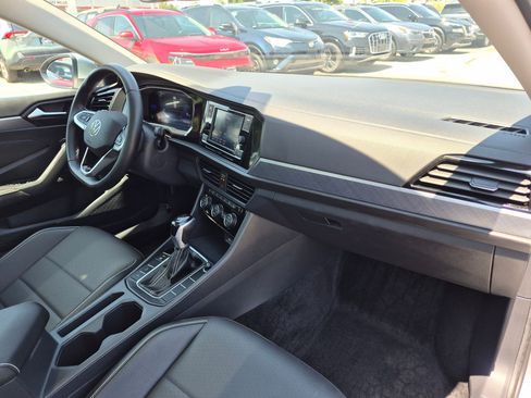 Used 2024 Volkswagen Jetta SE w/ Panoramic Sunroof Package FWD image 31