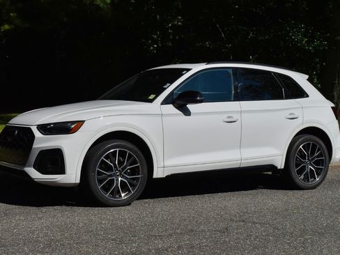Used 2023 Audi SQ5 Premium Plus w/ Premium Plus Package AWD/4WD image 2
