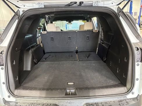 Used 2023 Chevrolet Traverse LS image 30