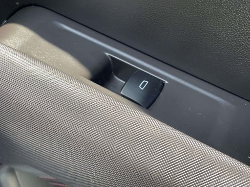 Used 2025 Chevrolet Colorado Z71 w/ Technology Package image 13