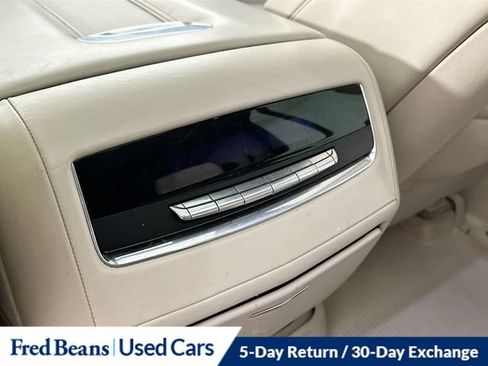 Used 2022 Cadillac Escalade Premium Luxury Platinum AWD/4WD image 34