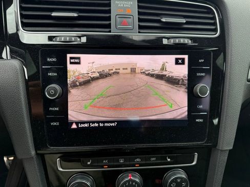 Used 2018 Volkswagen GTI SE w/ SE Leather Package FWD image 11