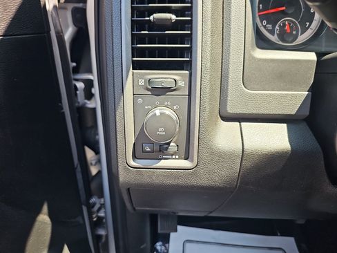 Used 2019 RAM 1500 Tradesman w/ Tradesman SXT Package AWD/4WD image 31