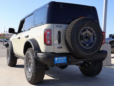 New 2025 Ford Bronco Badlands w/ Sasquatch Package image 3