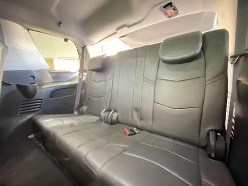 Used 2016 Cadillac Escalade Luxury AWD/4WD image 26