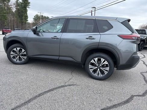 Used 2023 Nissan Rogue SV image 10