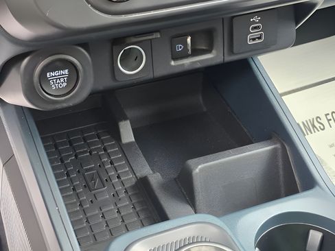 Certified 2025 Ford Maverick Tremor AWD/4WD image 22