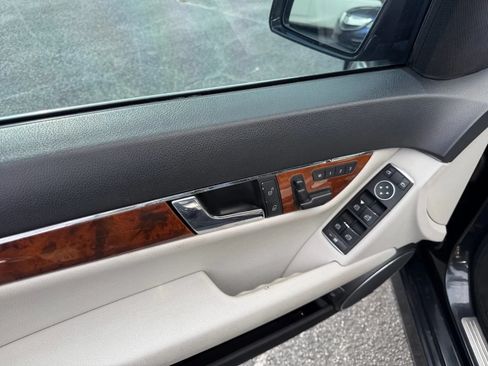 Used 2014 Mercedes-Benz C 250 Sedan image 11