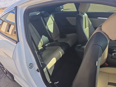 Used 2017 Honda Civic Touring image 17