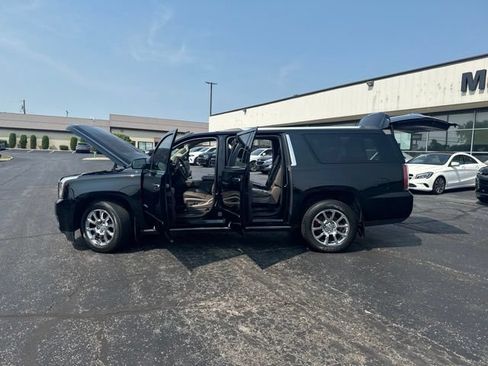 Used 2015 GMC Yukon XL Denali w/ Touring Package AWD/4WD image 26