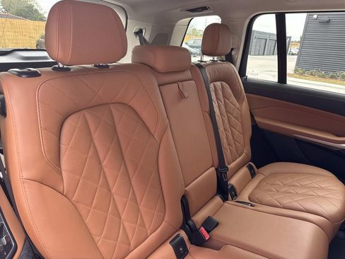 Used 2023 BMW X7 xDrive40i w/ Premium Package image 14
