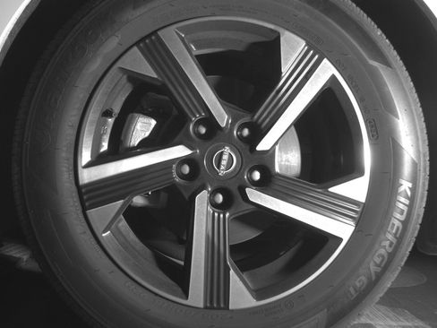 Used 2025 Nissan Sentra SV FWD image 12