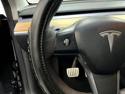 Used 2022 Tesla Model Y Performance AWD/4WD image 13