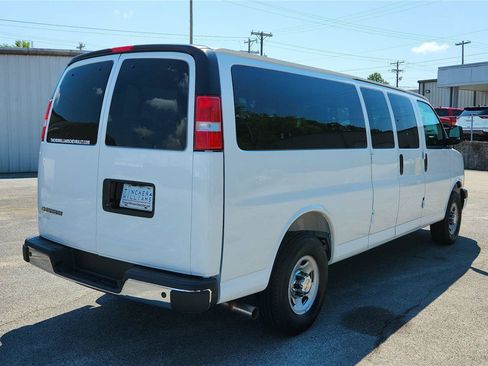 New 2026 Chevrolet Express 3500 LT w/ LT Preferred Equipment Group RWD image 2