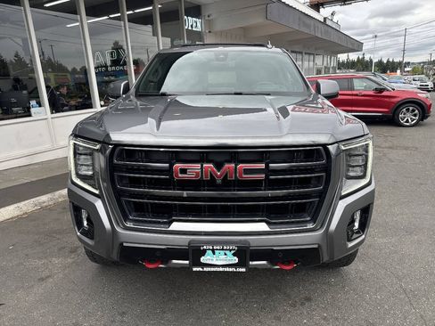 Used 2021 GMC Yukon AT4 w/ AT4 Premium Package AWD/4WD image 14