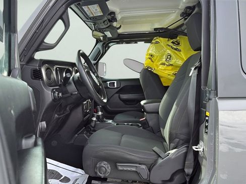 Used 2021 Jeep Wrangler Sport AWD/4WD image 13