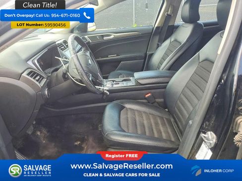 Used 2017 Ford Fusion SE w/ Equipment Group 201A FWD image 9