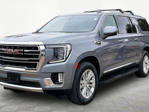 Used 2021 GMC Yukon XL SLT w/ SLT Luxury Plus Package image 3