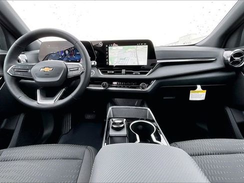 New 2026 Chevrolet Equinox LT w/ Safety and Technology Package FWD image 11