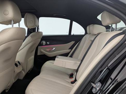 Used 2017 Mercedes-Benz E 300 4MATIC image 17