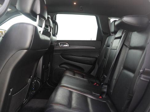 Used 2018 Jeep Grand Cherokee Limited w/ Trailer Tow Group IV image 19